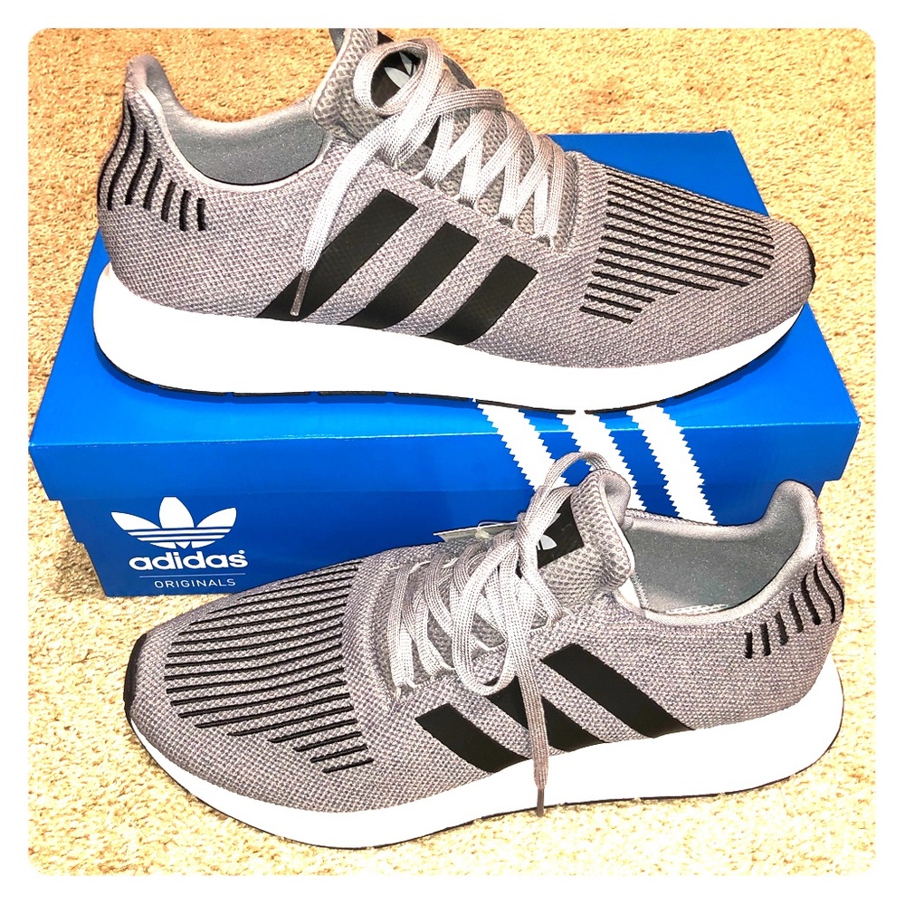 Men’s Adidas Swift Run tennis shoes